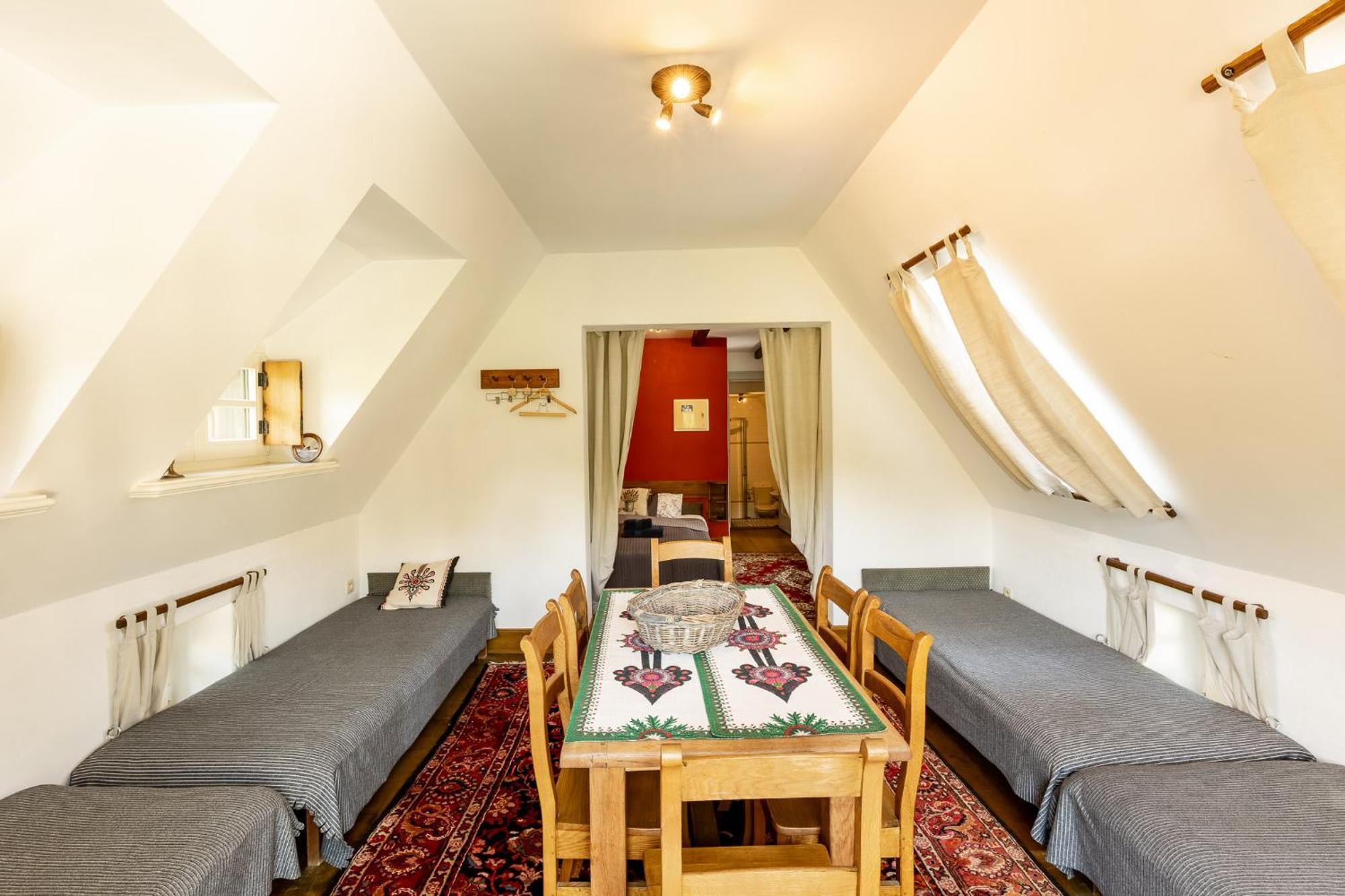 Bed and Breakfast Gosciniec Pod Zajacem Олесница Экстерьер фото